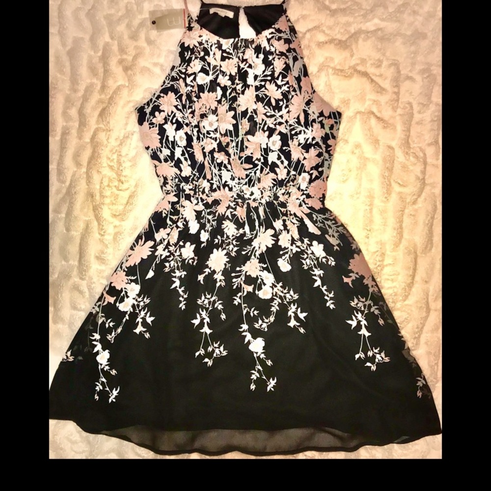 Floral Flow-y Dress 👗